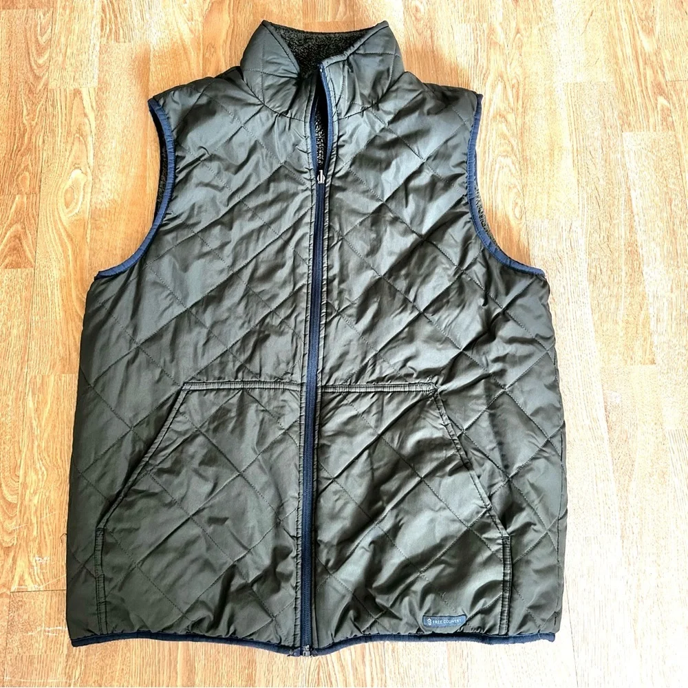 Free Country men’s Reversible army green quilted vest w reversible fleece Sz M